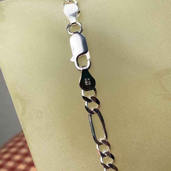 NEW 18.1 grams (5mm) 20" Italian Figaro Chain Necklace in Sterling Silver - Picture 3 of 3